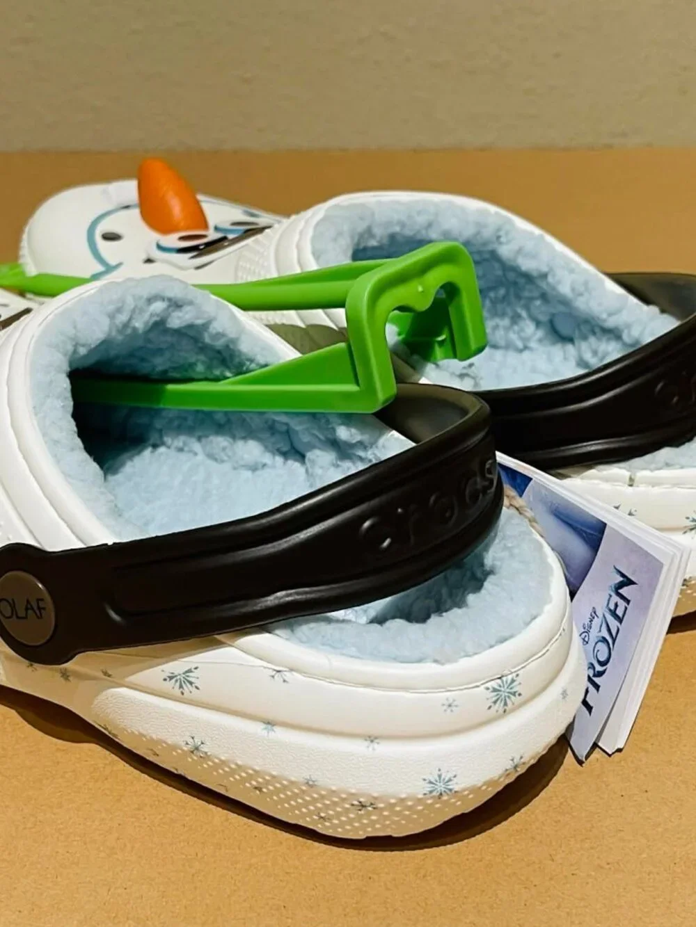 Crocs Kids Disney Frozen Olaf Lined Classic Clogs - Size J3 NWT | No Offers